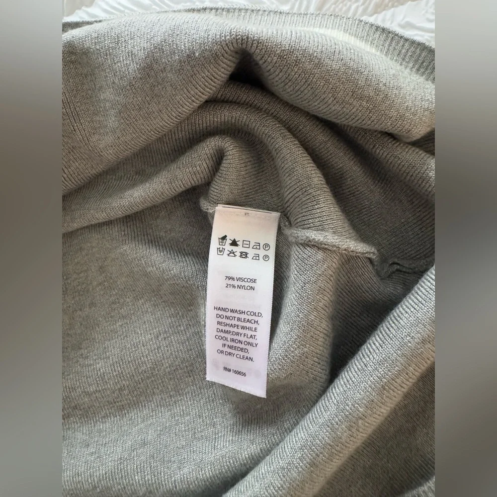 Sincerly Jules Versatil Grey Top & Skirt Set White Accents NWT - Picture 9 of 9